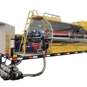 Heavy Equipment Asphalt Distributor For Road Maintenance - High Operating Efficiency